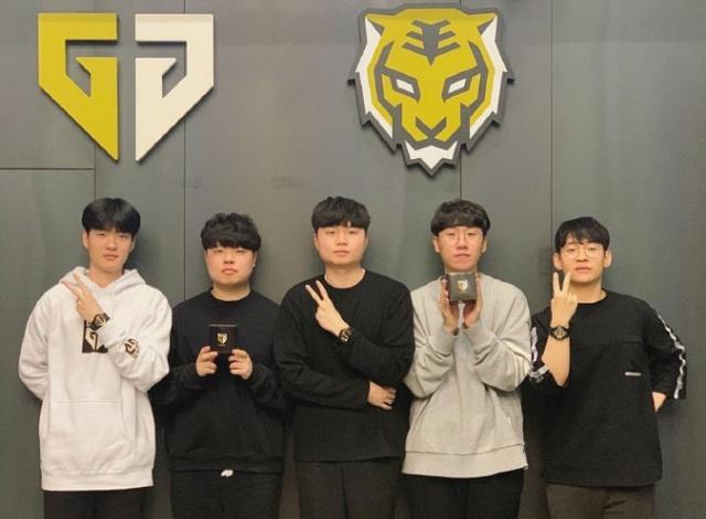 仅是一场比 仅是一场比